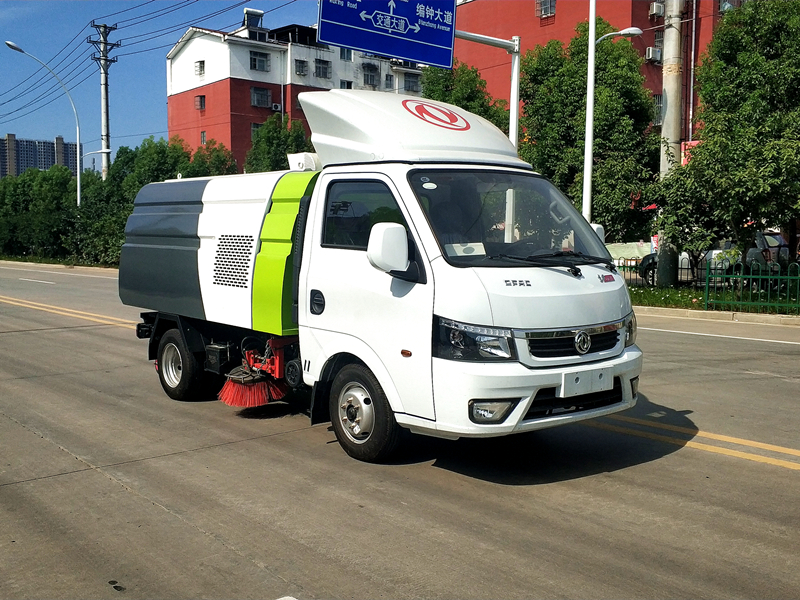 東風途逸掃路車國(guó)VI藍牌柴油機